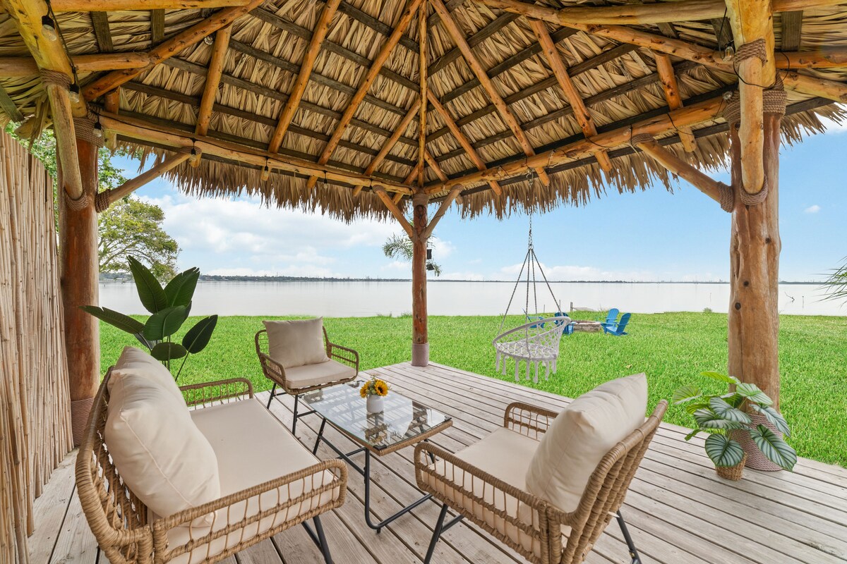 Baytime Retreat-Cozy Backyard, Pool, Bayfront View - Photo 34