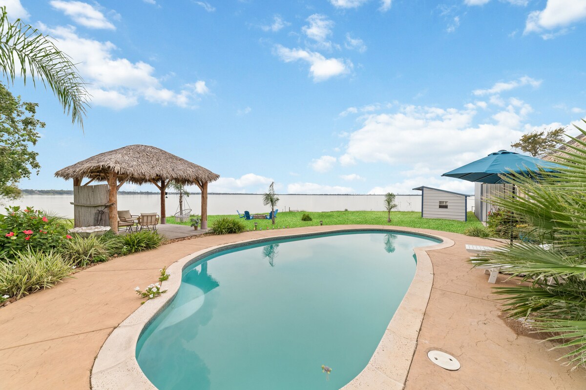Baytime Retreat-Cozy Backyard, Pool, Bayfront View - Photo 35